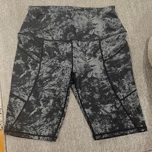 Biker shorts with pockets